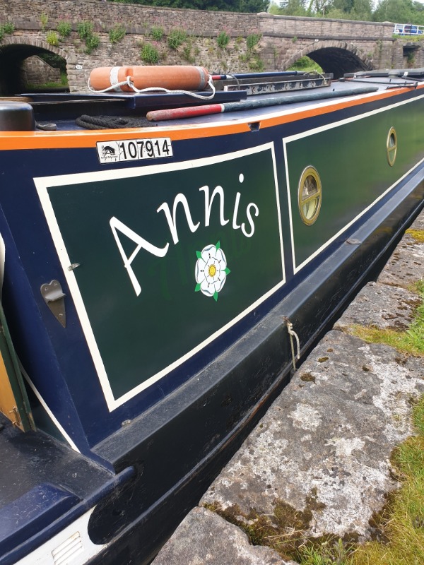 Narrowboat lettering example